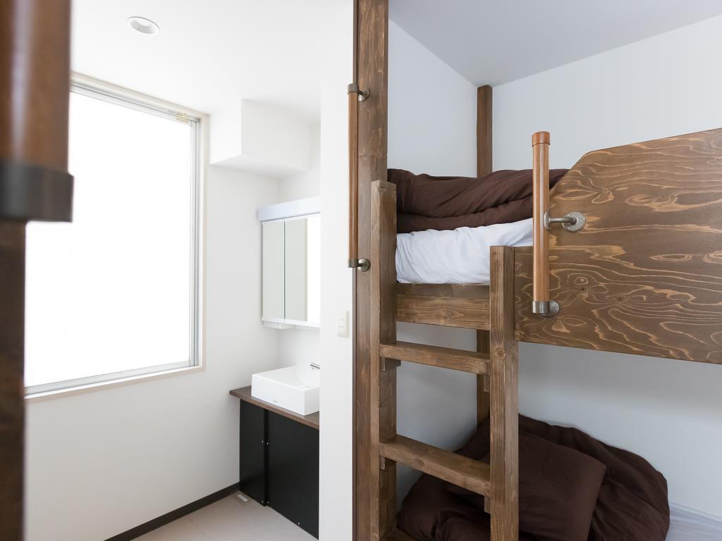 Namba Miyabi Albergue Osaka